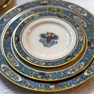 Lenox Autumn Gold Stamped 36 piece fine china